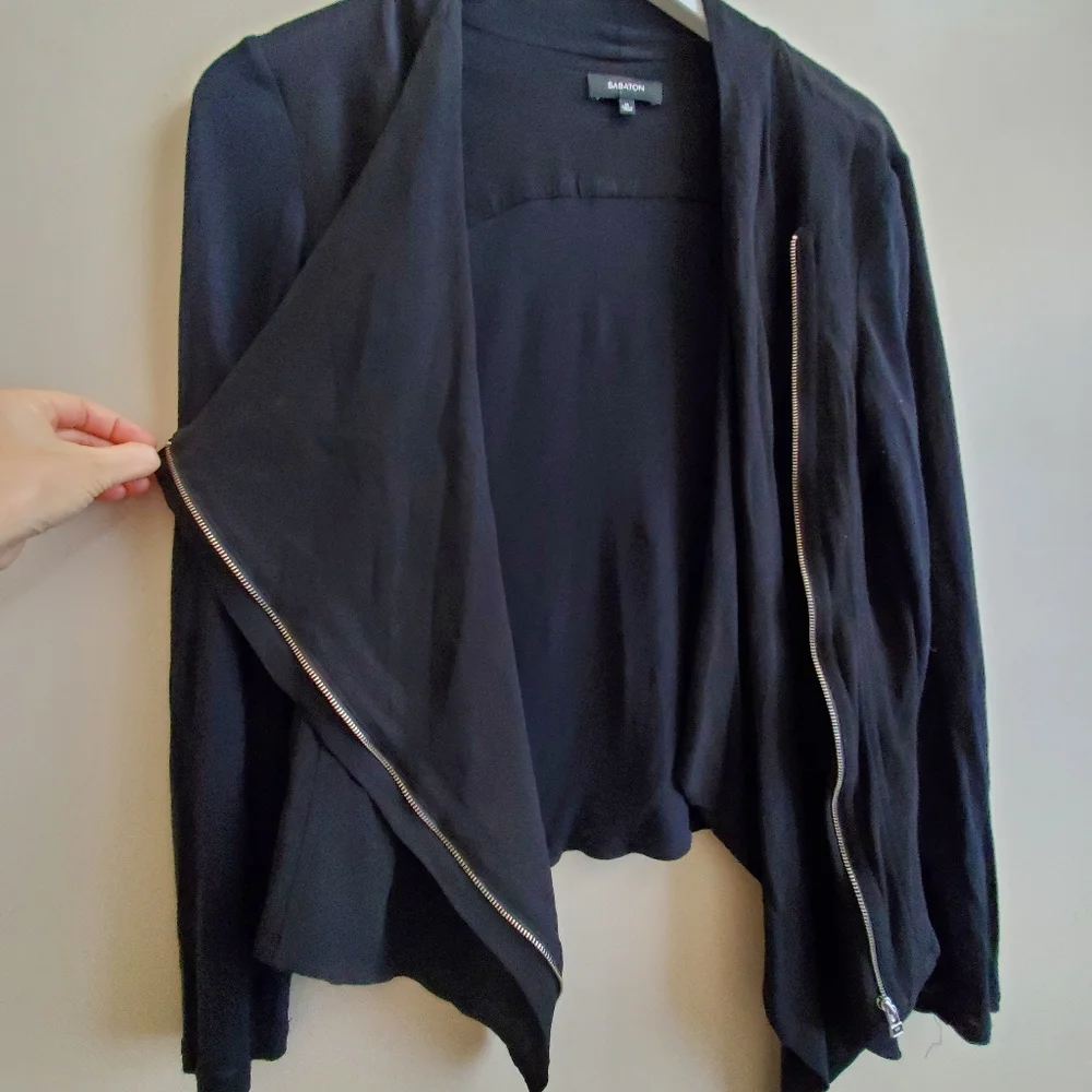 ARITZIA Babaton Medium Size Oliver Black Blouse Jacket Moto Zip Crepe Viscose - Picture 9 of 15